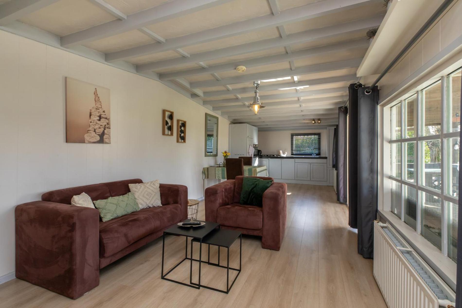 Chalet - Dorpsstraat 25 - 'de Weide Blick' Chalet Biggekerke